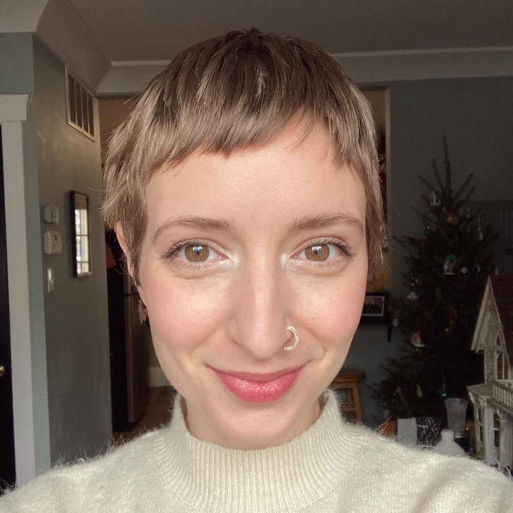 Meet your Posher, Caitlin